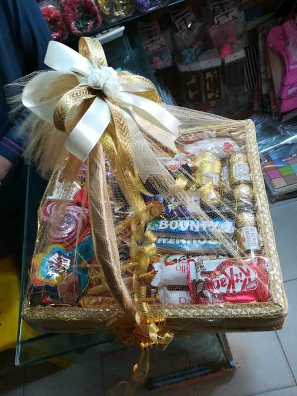 72 Mix Chocolates Basket large